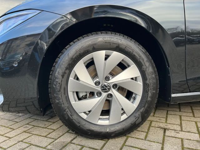 Volkswagen Passat 1.5 eTSI Business DSG Variant