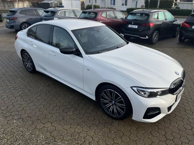 BMW 318 318i M-Sport Sedan