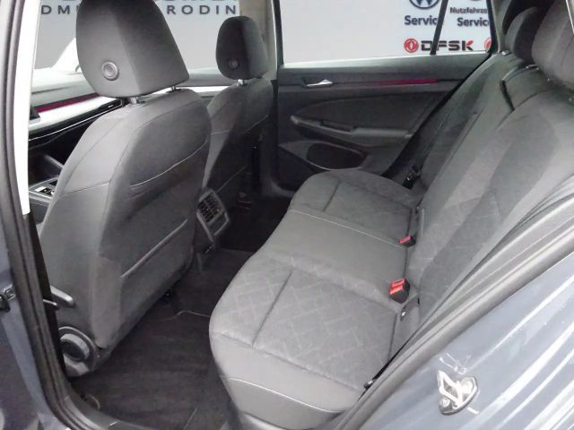 Volkswagen Golf 1.5 eTSI DSG Life Variant