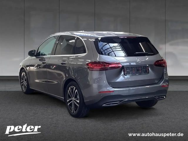 Mercedes-Benz B 220 B 220 d