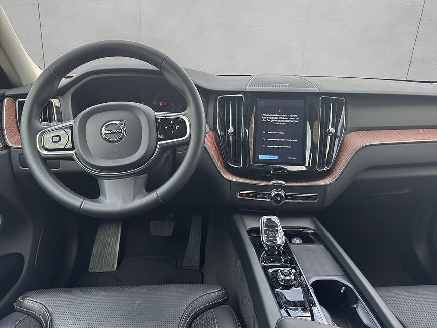 Volvo XC60 Dark Plus