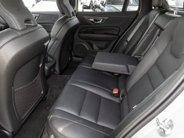 Volvo V60 Cross Country AWD Plus