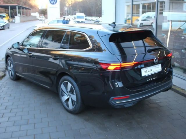 Volkswagen Passat 1.5 eTSI Business Variant