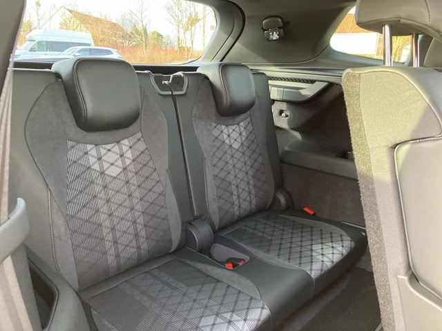 Volkswagen Tayron 2.0 TDI 4Motion DSG R-Line