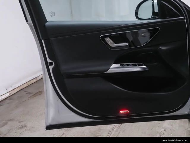 Mercedes-Benz E 200 AVANTGARDE