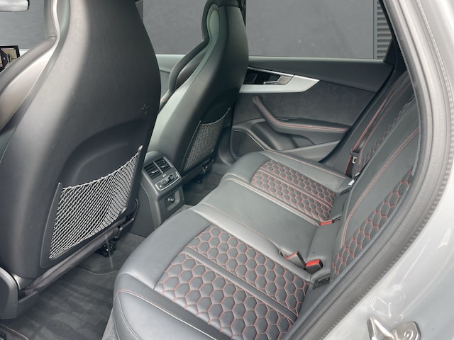 Audi RS4 Avant Quattro