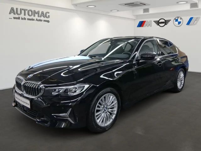 BMW 320 320d Luxury Line Sedan xDrive