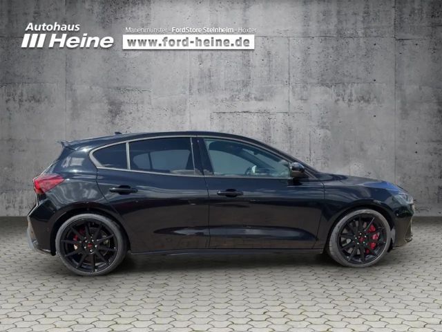 Ford Focus EcoBoost ST Line