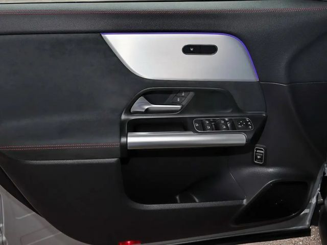 Mercedes-Benz GLA 180 AMG Line