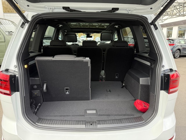 Volkswagen Touran DSG IQ.Drive