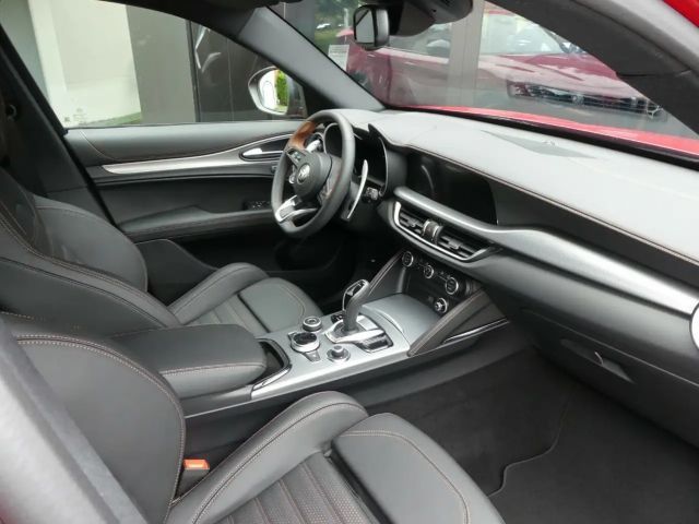 Alfa Romeo Stelvio AT8 Q4 Turbo