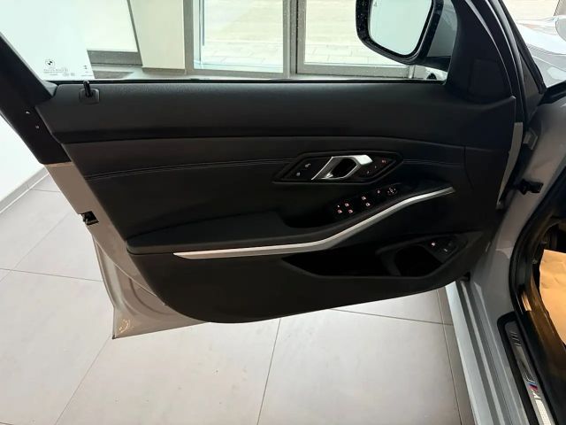 BMW 330 330e M-Sport Touring xDrive