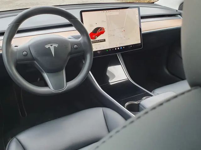 Tesla Model 3 AWD Long Range