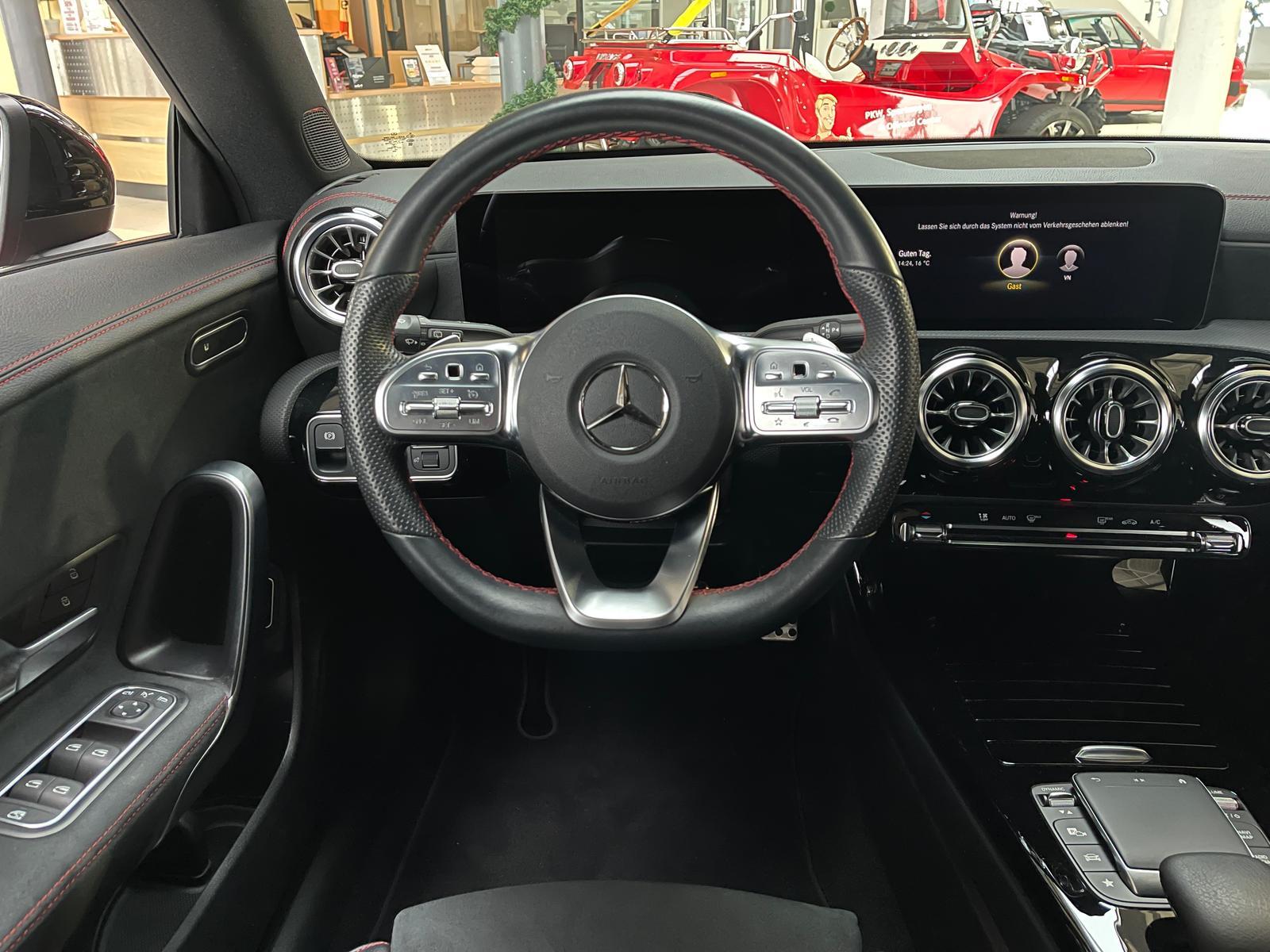 Mercedes-Benz CLA 200 AMG Line