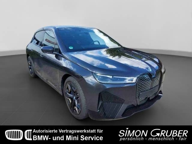 BMW iX xDrive50