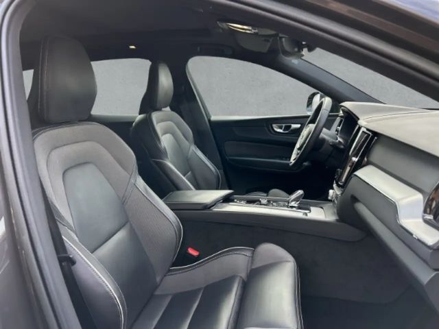 Volvo XC60 Dark Plus