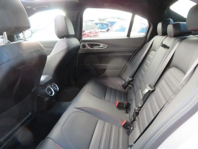 Alfa Romeo Giulia Q4