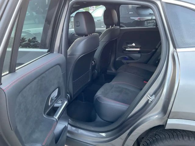 Mercedes-Benz GLA 200 AMG Line GLA 200 d