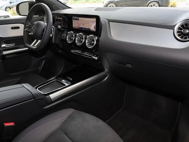 Mercedes-Benz GLA 200 AMG Line