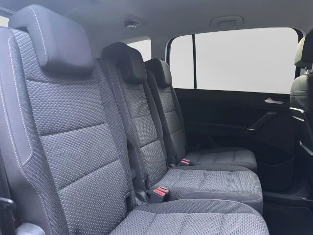 Volkswagen Touran 1.5 TSI DSG R-Line