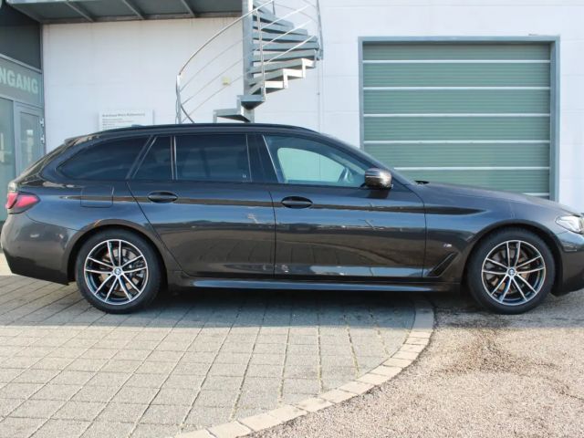 BMW 520 520d M-Sport Touring