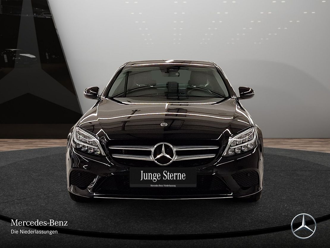 Mercedes-Benz C 200 Sedan