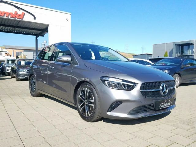 Mercedes-Benz B 200 Progressive Sedan