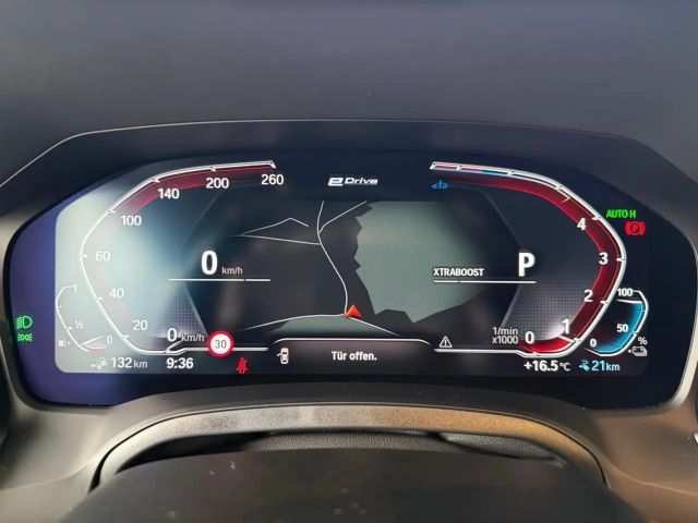 BMW 330 330e M-Sport xDrive