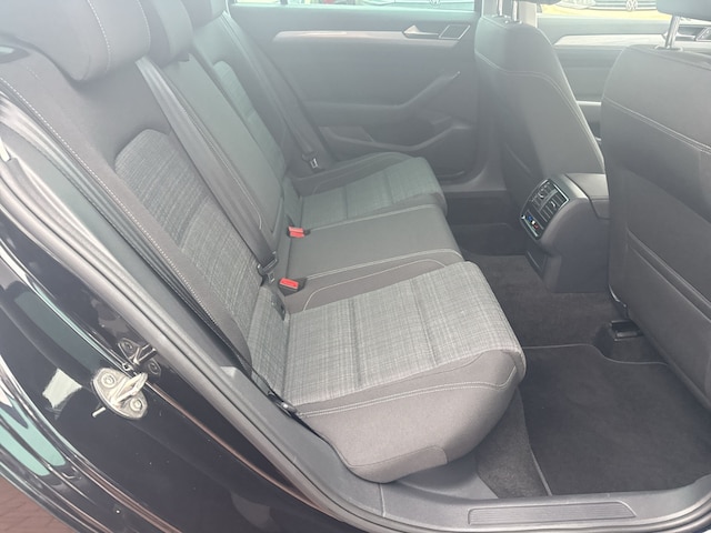 Volkswagen Passat Business DSG IQ.Drive Variant