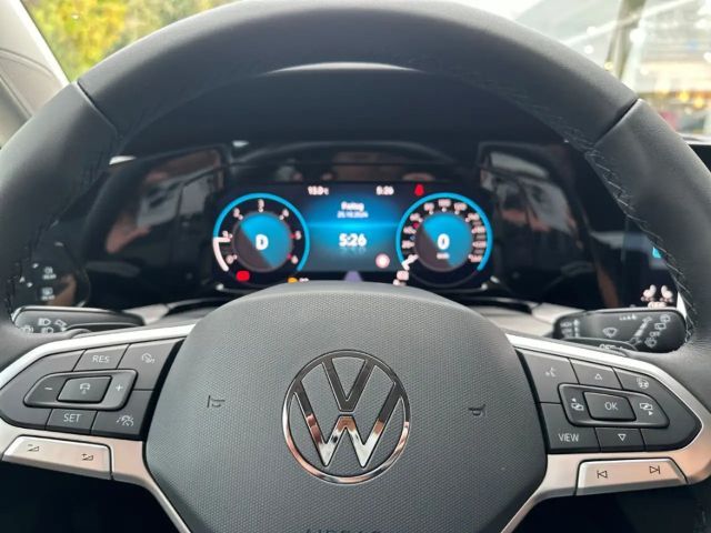 Volkswagen Golf 2.0 TDI DSG Style Variant