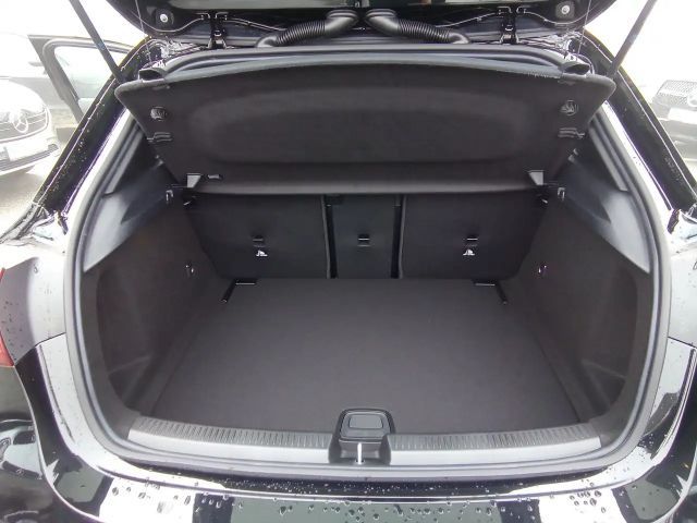 Mercedes-Benz A 180 AMG Line Hatchback