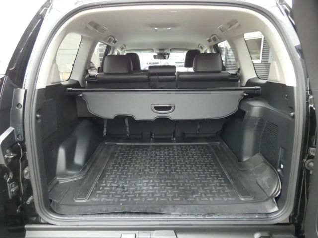 Toyota Land Cruiser 2.8 "Executive" #4WD #AHK #LEDER #JBL #SHZ