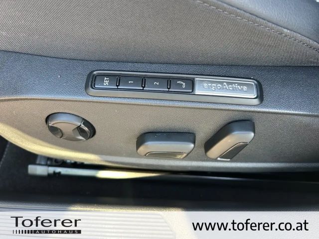 Volkswagen Golf DSG Life Variant