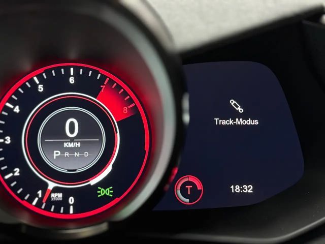 Aston Martin Vantage V8