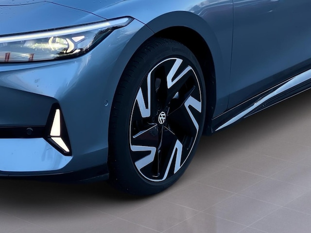 Volkswagen ID.7 340PS NP.75T ACC.5J-G.WÄRMEPUMPE.AHK.AREA-VIEW.NAVI.HUD.LED.LKRD-HZG