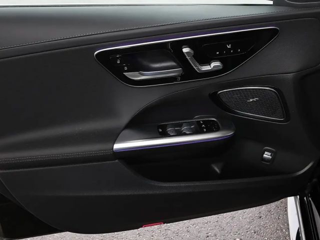 Mercedes-Benz C 200 AMG Line Sedan