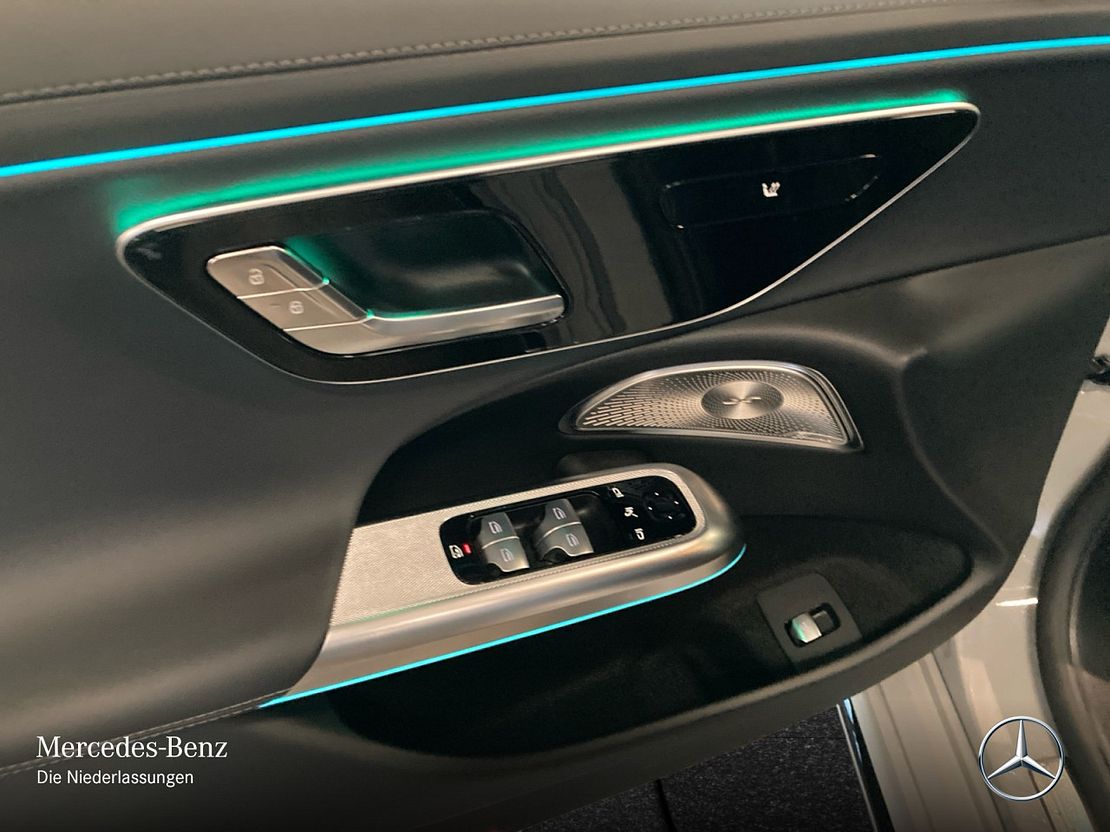 Mercedes-Benz E 200 AMG Line Sedan