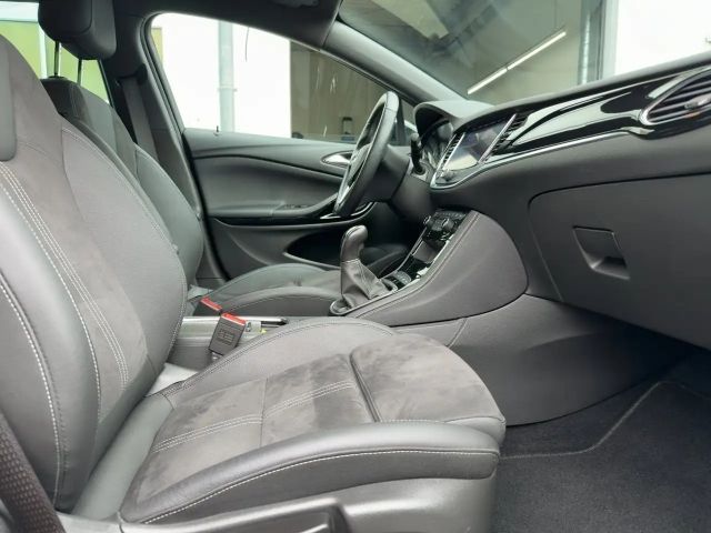 Opel Astra Sports Tourer Ultimate