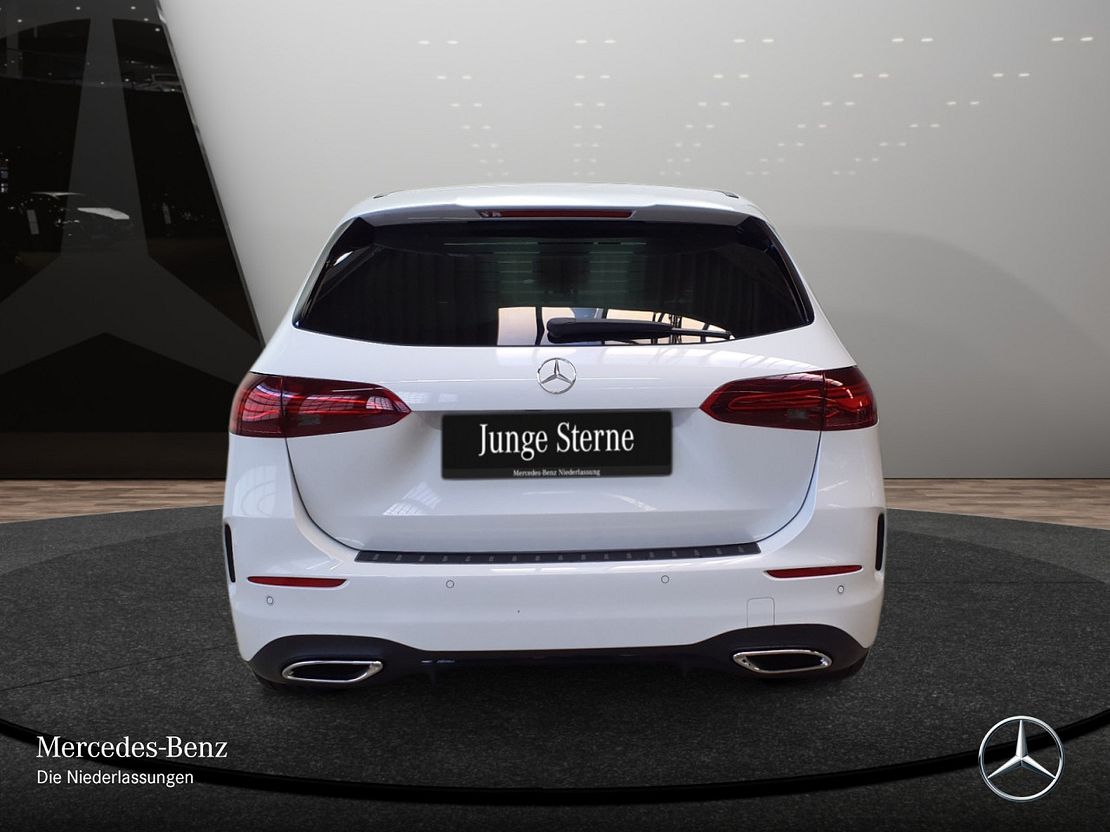 Mercedes-Benz B 200 Sedan