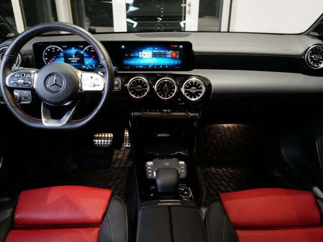 Mercedes-Benz A 250 4MATIC AMG Line