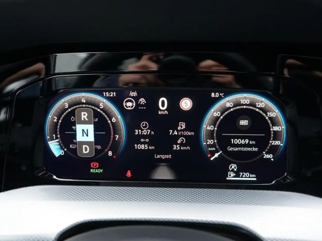 Volkswagen Golf 1.5 eTSI Golf VIII