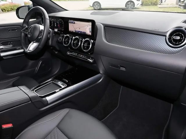 Mercedes-Benz B 180 KAMERA+SPURHALTE+CARPLAY+MBUX+LED+17 ZOLL