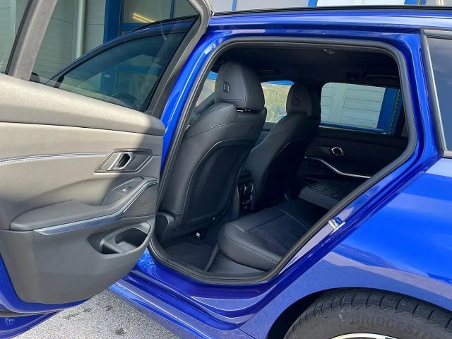 BMW 320 320d M-Sport Touring xDrive