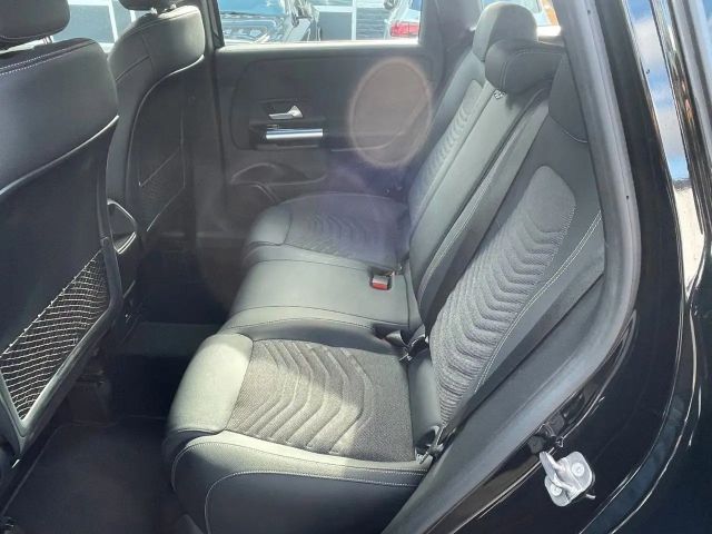 Mercedes-Benz B 180 B 180 d