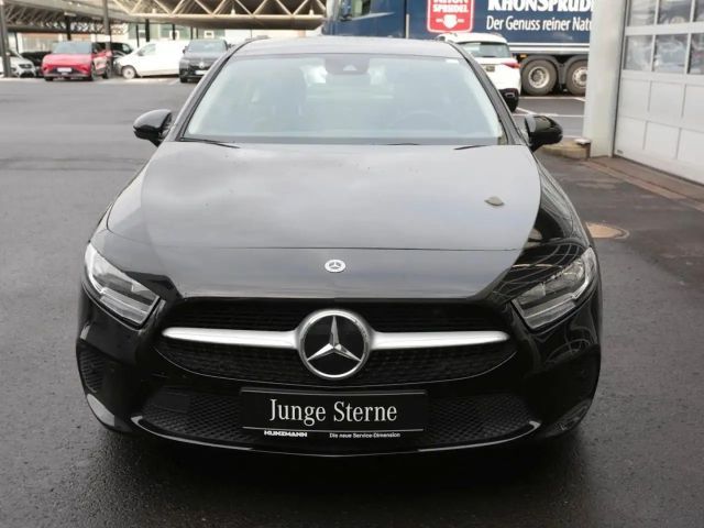 Mercedes-Benz A 180 A 180 d Style