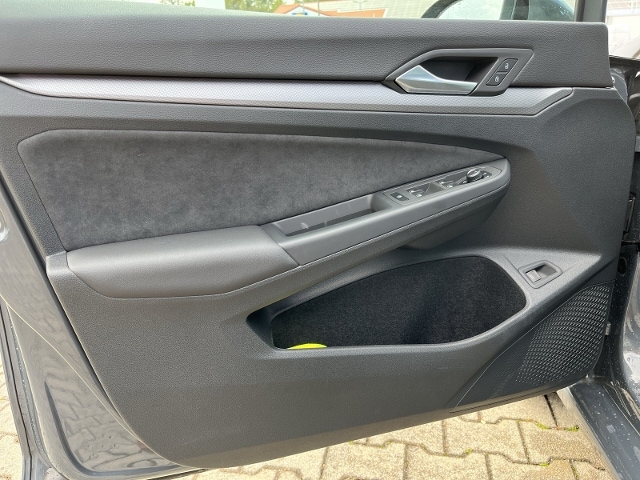 Volkswagen Golf 1.5 eTSI DSG Golf VIII Variant