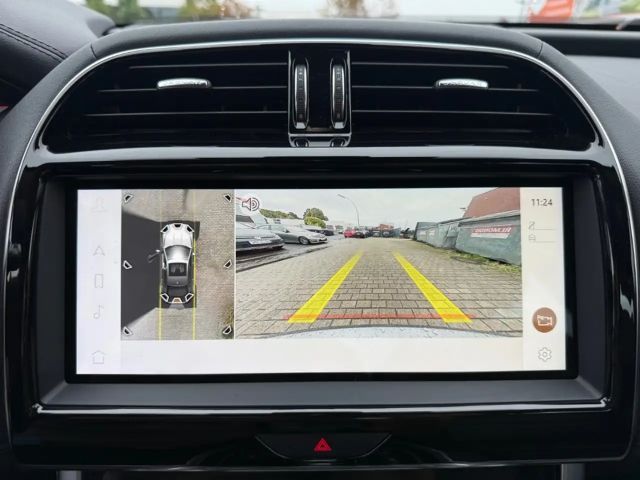 Jaguar XE AWD D200 SE