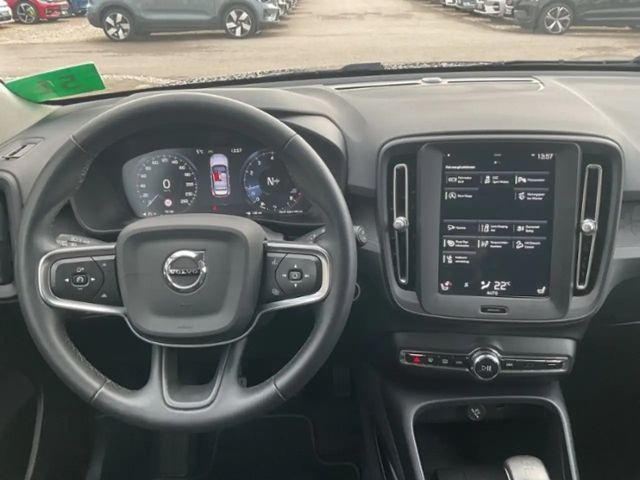 Volvo XC40 Core Momentum