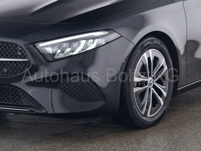 Mercedes-Benz A 180 ENp 47000 Pano Memory 360 Kam. KGo Totw.