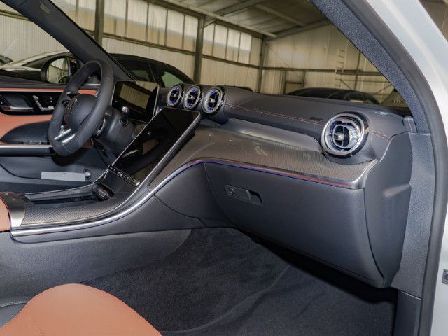 Mercedes-Benz C 200 AMG Line Sedan